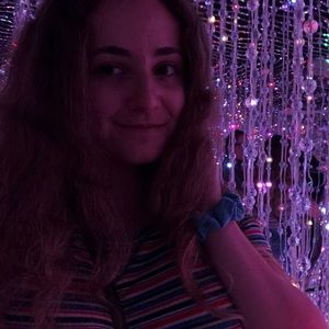 Meet your Posher, Crystal